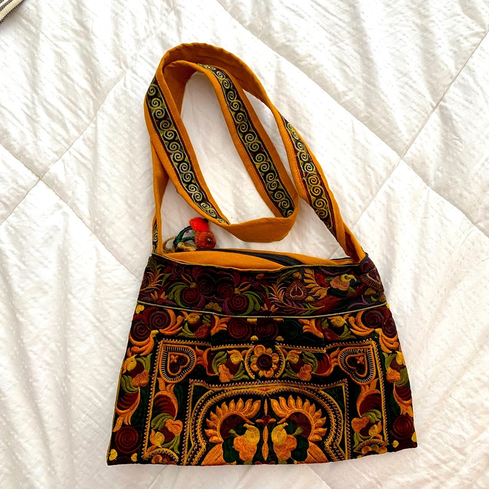Changnoi Crossbody bag